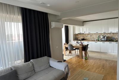 Apartament cu 4 camere decomandat, mobilat în Sisești