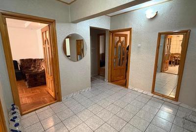 Apartament cu 4 camere decomandat în Burdujeni