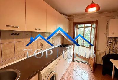 Apartament cu 3 camere decomandat în Banca Națională