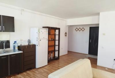 Apartament living cu bucătărie și dormitor, parcare proprie
