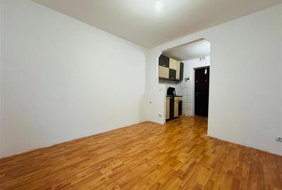 Garsonieră decomandată în Rogerius