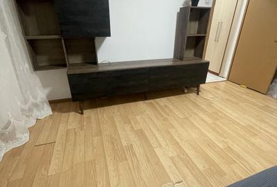 Apartament cu 2 camere decomandat, mobilat în Tei