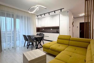 Apartament cu 3 camere semidecomandat în Aradului
