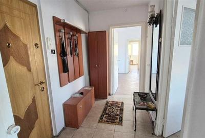 Apartament  3 camere etaj intermediar zona Astra - 8