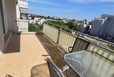 Apartament cu terasa spatioasa - 8