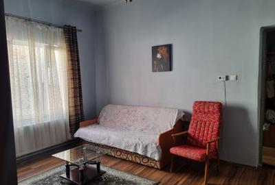 Apartament cu 2 camere nedecomandat, mobilat în Centrul Istoric