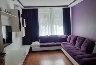Apartament cu 3 camere semidecomandat în Fizicienilor