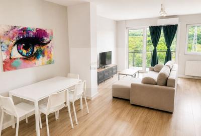 Apartament cu 2 camere semidecomandat, mobilat în Sopor