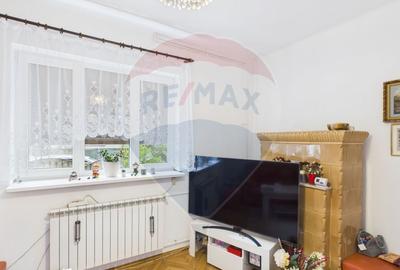 Vila generoasa cu 5 camere si curte, de vanzare in zona 13 Septembrie - 12
