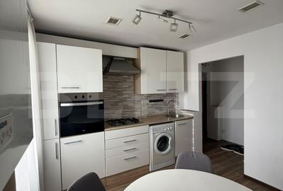 Apartament cu 3 camere semidecomandat, mobilat în P-ța Maria