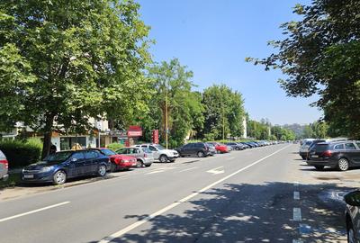 Garsonieră decomandată, etaj 2, balcon, bloc izolat – Astra, Str. Uranus - 12