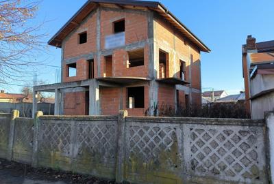 Casă cu 7 camere în Chiajna