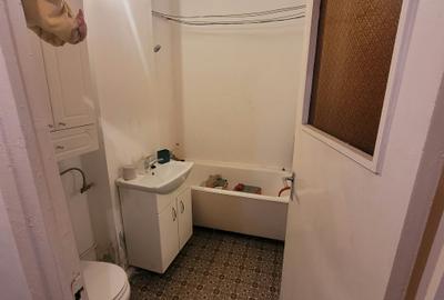 De vanzare garsoniera decomandata, strada Spicului, et 1 - 10