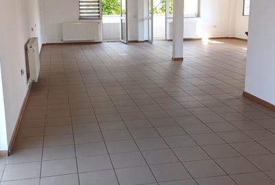 Apartament cu 3 camere circular în Giulești