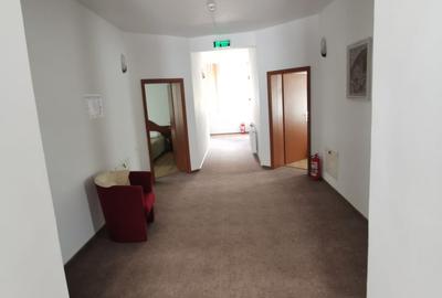 Afacere la cheie! Pensiune complet echipată, 14 camere, în centrul Băilor Olăneș - 4