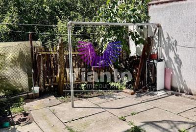 Apartament cu 4 camere decomandat, mobilat în Ștrand