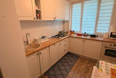 Apartament cu 3 camere semidecomandat în Drumul Taberei