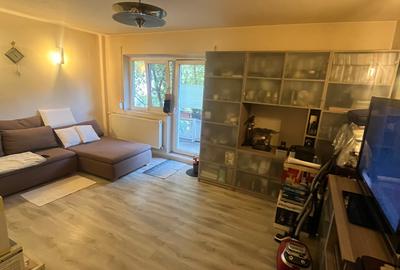 Tineretului-Scoala 97,Apartament 3 camere decomandat - 1