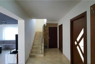 Vila, 3 camere,constructie 2014, teren 547mp, Negoiesti, Prahova, 185.000euro - 2