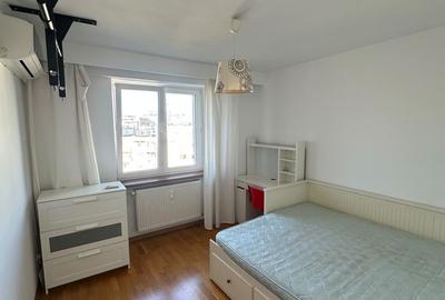 Apartament cu 3 camere decomandat în Tineretului
