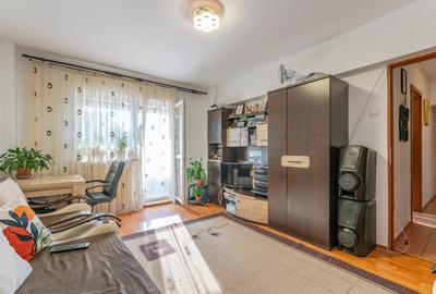 Apartament cu 4 camere decomandat, mobilat în Răcădău