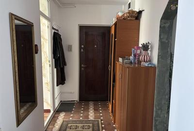 Apartament cu 3 camere decomandat, mobilat în Brazda lui Novac