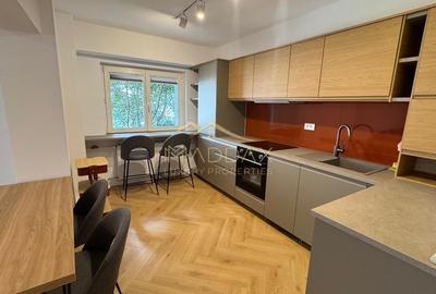 Apartament cu 3 camere decomandat, mobilat în Dorobanți
