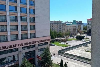 Apartament cu 3 camere decomandat, mobilat în Ultracentral
