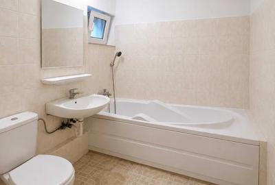 Apartament 3 camere bloc anii 80 P Lahovari-P Romana metrou 3' - 4