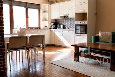 Apartament cu 2 camere semidecomandat, mobilat în Florești