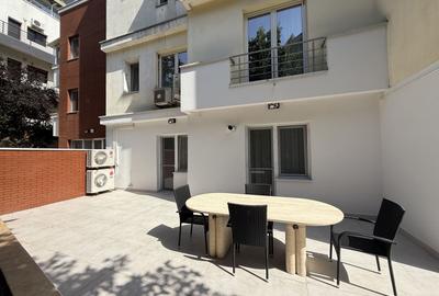 Apartament cu 4 camere în Herăstrău