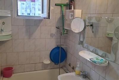 Apartament 3 camere balcon pivnita zona Vasile Aaron - 5