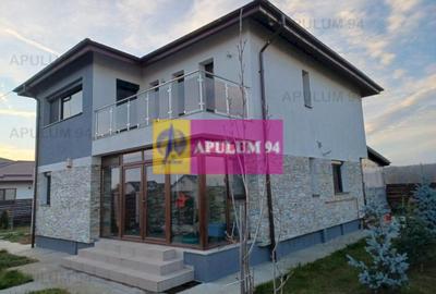 Casă individuală cu 4 camere decomandat în Săbăreni