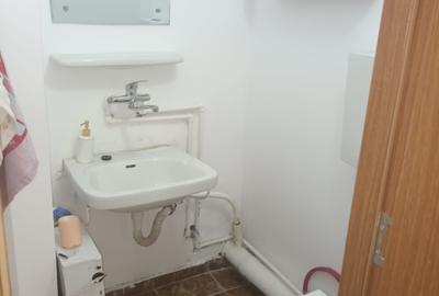 3 camere, mobilat și utilat - 16