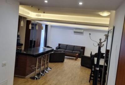 Apartament cu 3 camere decomandat, mobilat în Polonă