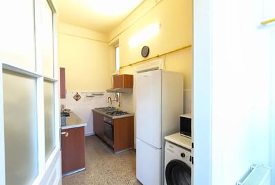 Apartament central, 2 camere, centrala gaz. 390 E/lună. Comision 0 - 8