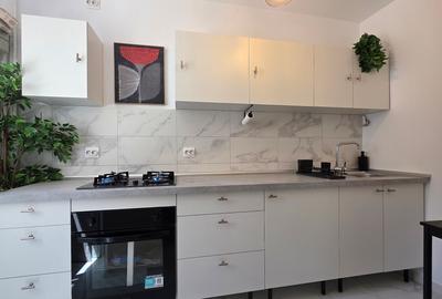 Apartament cu 4 camere decomandat în Tineretului