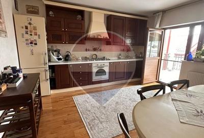 Casă / Vilă cu 8 camere de vânzare în Suceava - 24