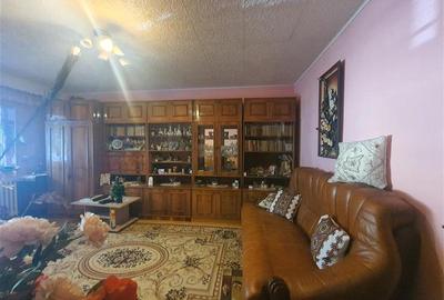 Apartament 3 camere decomandate de vanzare str. Republicii parter - 11