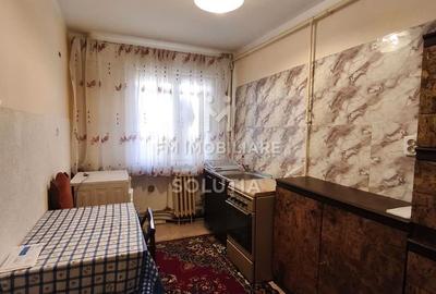 De închiriat apartament cu 3 camere - etaj 1- bd-ul Decebal - 5