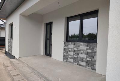 FARA COMISIOANE in Joita casa 4 camere 2 bai terasa PARTER + pod placa la cheie - 11