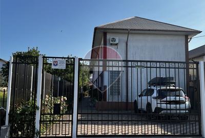 Casă individuală cu 9 camere în Sud