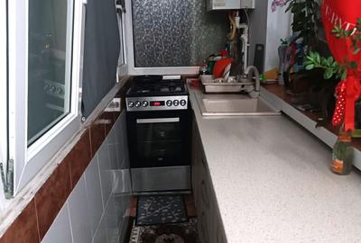 Apartament cu 2 camere decomandat, mobilat în Central