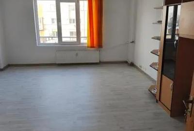Apartament cu 3 camere decomandat, mobilat în Calea Călărașilor