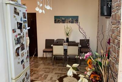 Apartament 3 camere 80mp zona Publiserv mobilat utilat 95000eur neg - 2