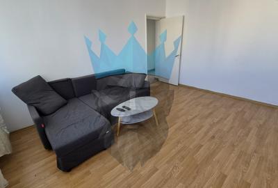 Apartament cu 3 camere decomandat, mobilat în P-ța Unirii