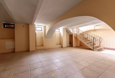 Apartament cu 4 camere decomandat în Ultracentral