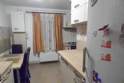 Apartament 3 camere decomandat,2 gr.sanitare,2 balcoane,145000 Euro - 4