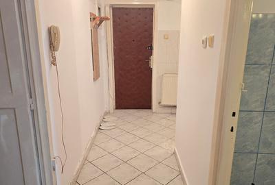 Inchiriez apartament 2 camere decomandat in Deva, Progresul (Enescu), etaj 3 - 4