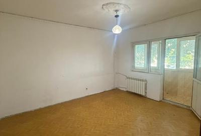 Apartament cu 2 camere decomandat în Casa de Cultură